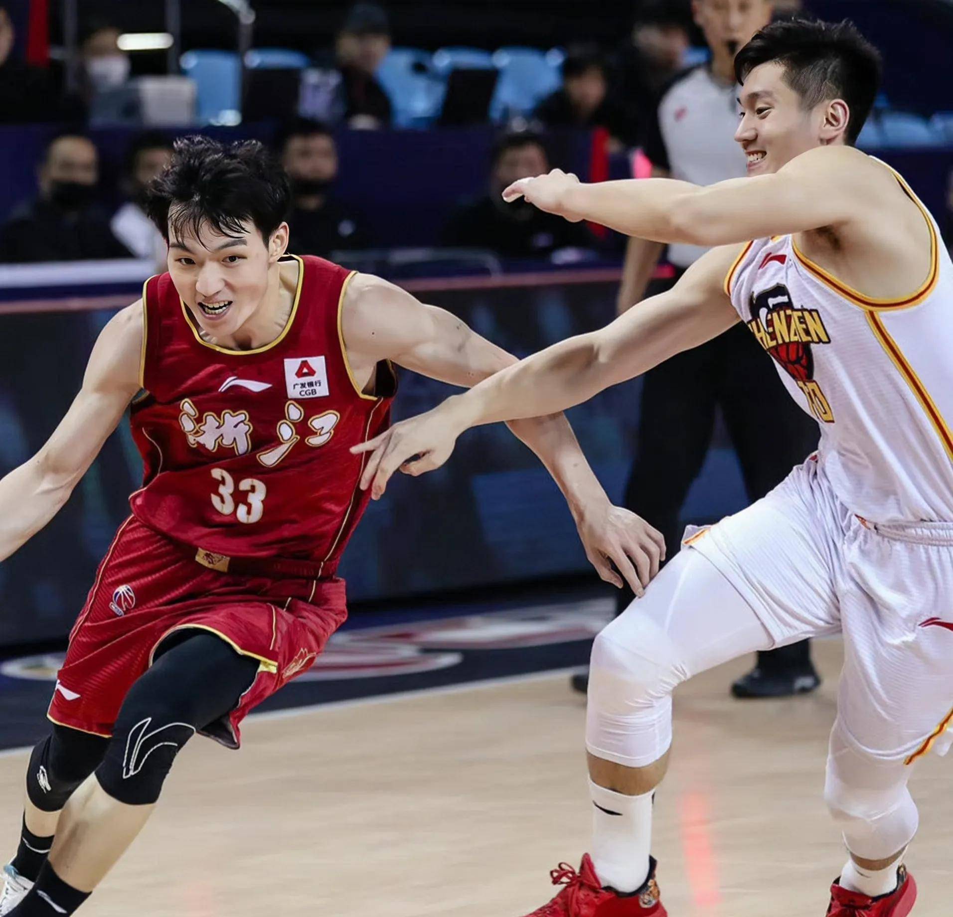外援球星亮相，镇场之宝助火力全开取胜的简单介绍