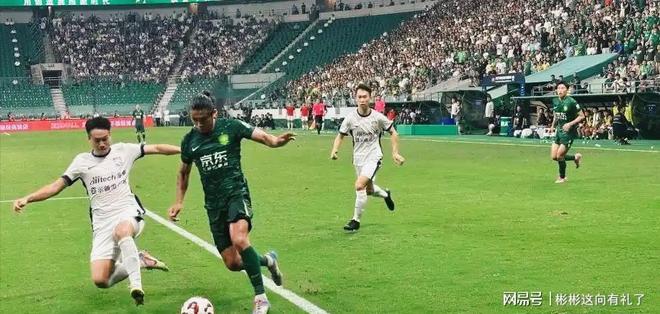 关于落后反超：球队临危不乱实现逆袭取胜的信息