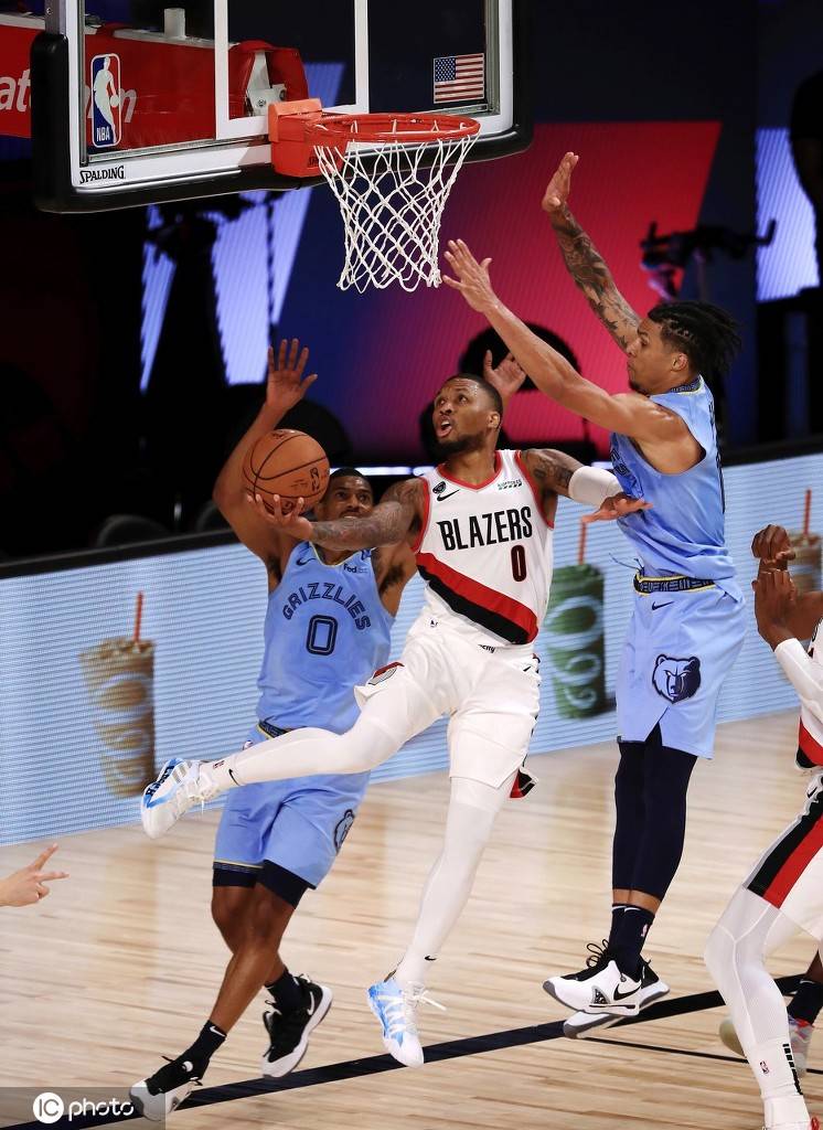 灰熊绝杀上海队，利拉德关键制胜